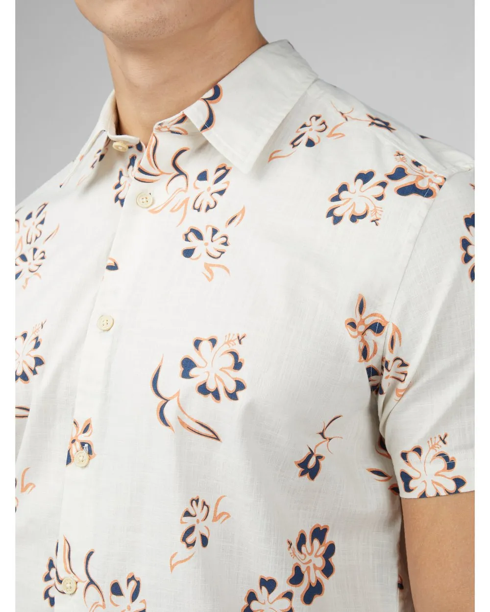 Ben Sherman Linear Floral Print S/S Shirt 015