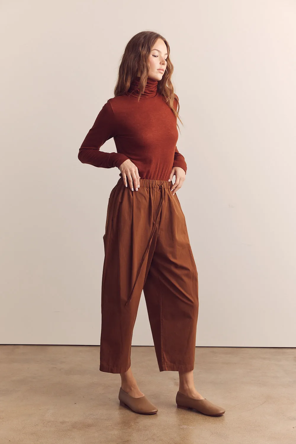 Pleated drawstring pants