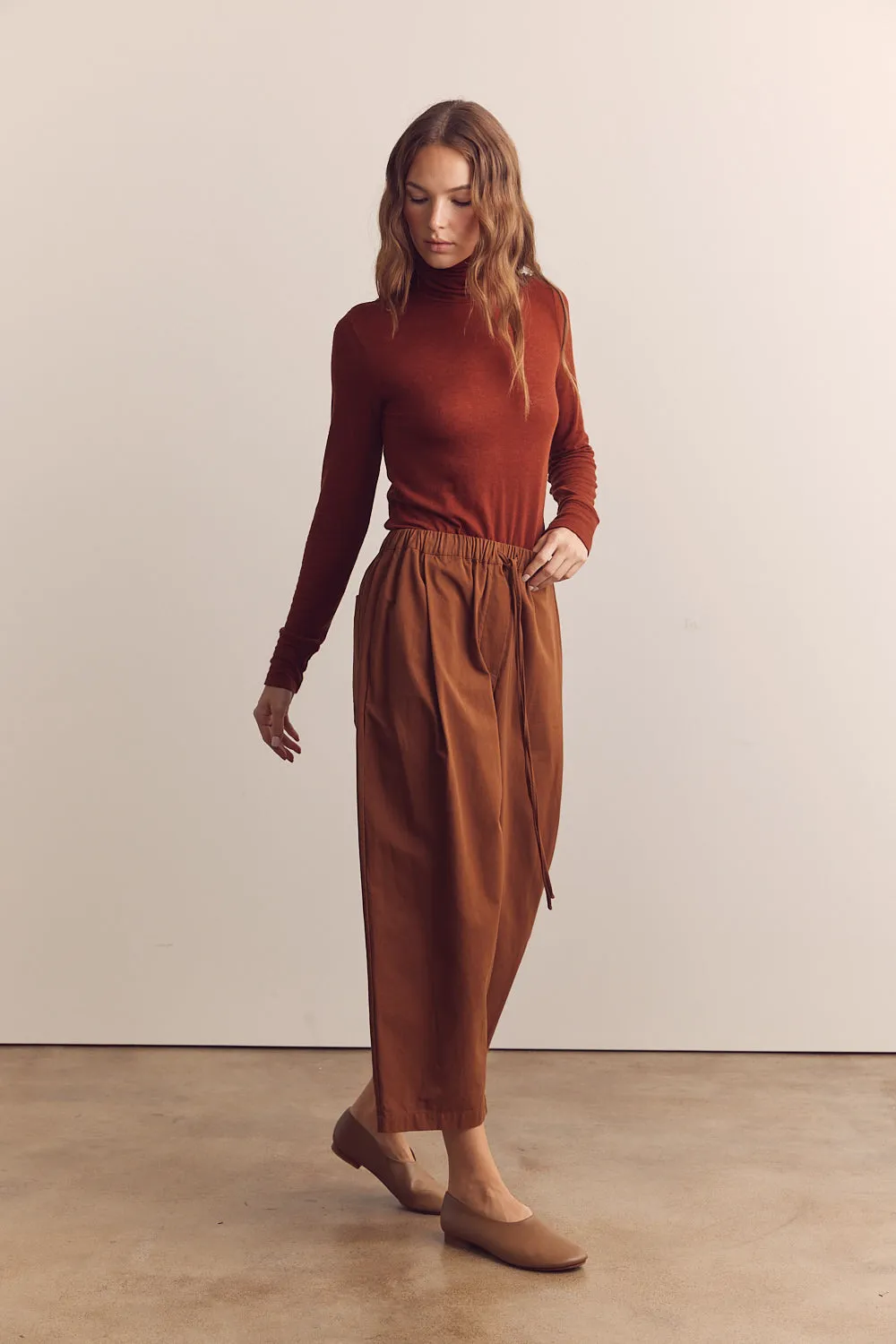 Pleated drawstring pants