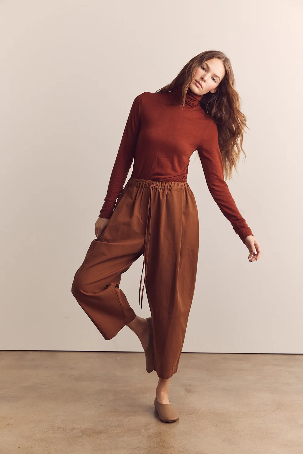 Pleated drawstring pants